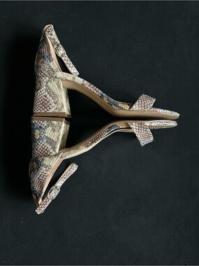 Steve Madden Snake-Print Block Heel single strap Sandals in Tan Gray 7.5